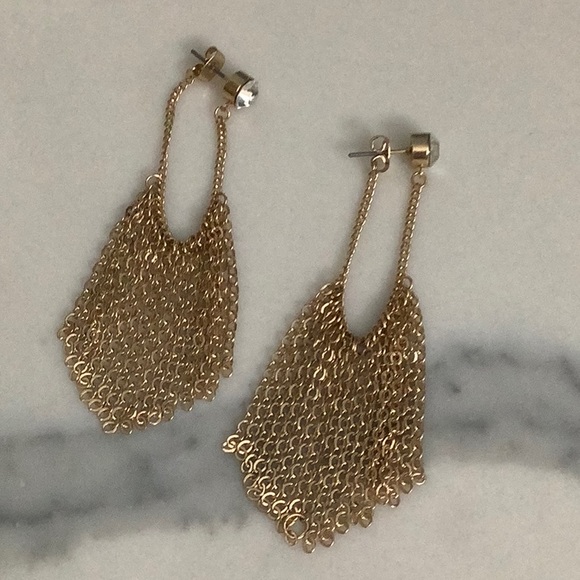 NWOT Gold Tone Post Chain Earrings - Picture 5 of 8